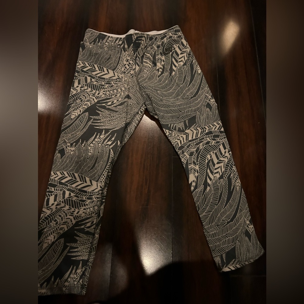 NIKE || Womens Cotton Capri || Medium ||
